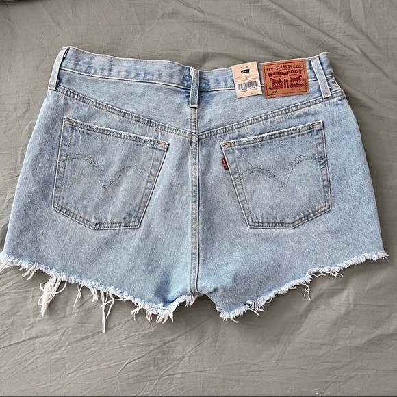 Levi’s 501 Shorts - Picture 3 of 5